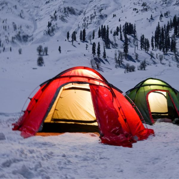 Як зігрітися в наметі без багаття? Дієві лайфхаки для комфортної ночівлі