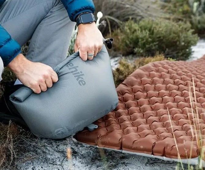 Надувний килимок Naturehike R Value: 5,8  розмір: 183 х 58 х 8 см світло-сірий CNH22DZ016