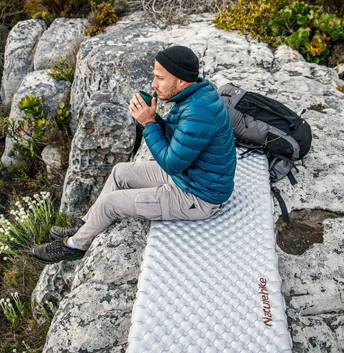 Надувний килимок Naturehike R Value: 5,8  розмір: 183 х 58 х 8 см світло-сірий CNH22DZ016