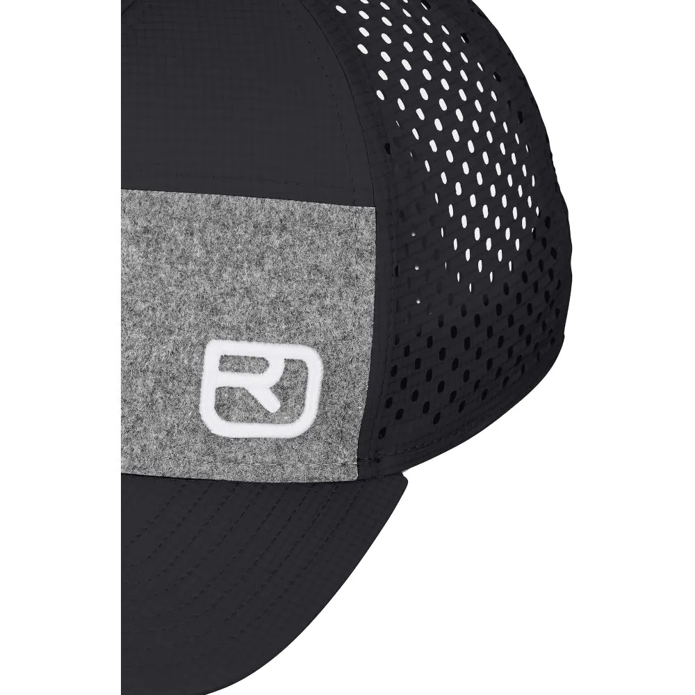 Кепка Ortovox Logo Air Trucker Cap (025.001.0248)